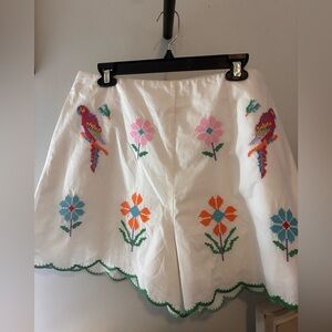Embroidered High Waist Shorts with Parrot Design